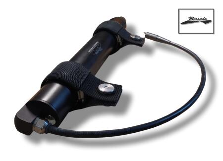 Rechargeable battery with smooth power regulation, E/O cable output at an angle of 90 degrees with an additional RCA connector for charging and connecting a flashlight.